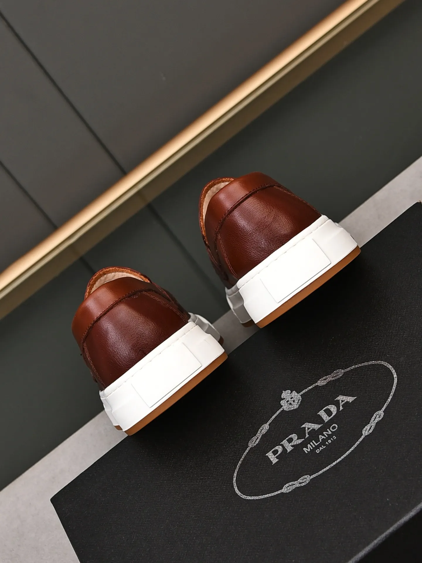 👟👟👟Men's Men's Shoes💰P440 [Top Cowhide]🆕🔥New Updates🔥👟PRADA (Prada) new products are released, imported soft cowhide, fashionable to allow air to penetrate the entire shoe, Niu B's shoes [strong] bring an extremely comfortable and breathable feeling! Beautiful inside and out! Exquisite workmanship, top-grade cowhide material, 😌Size: 38~44, single color choice.